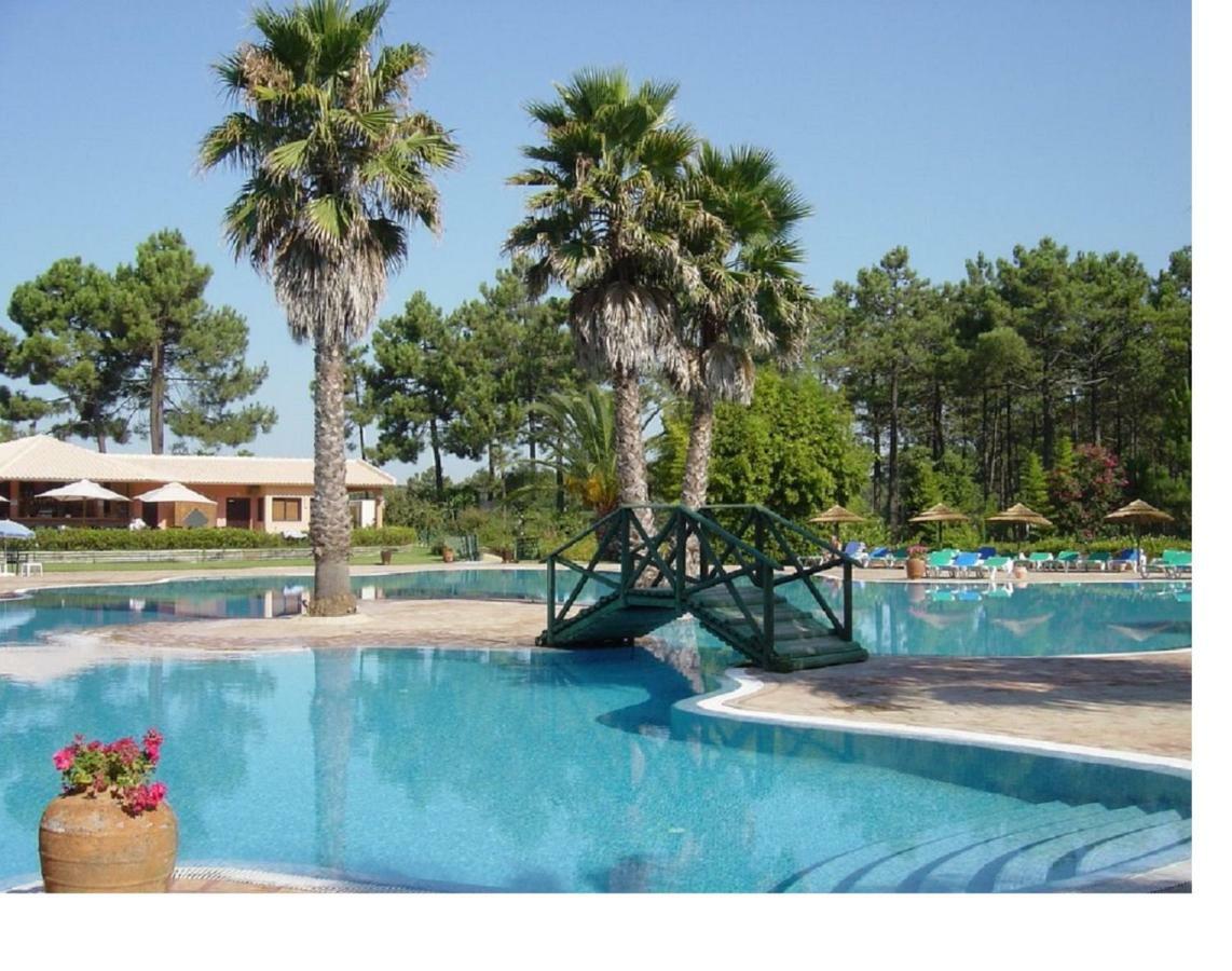 Aroeira Pine Tree Gardens Surf & Golf Villa Charneca  Kültér fotó